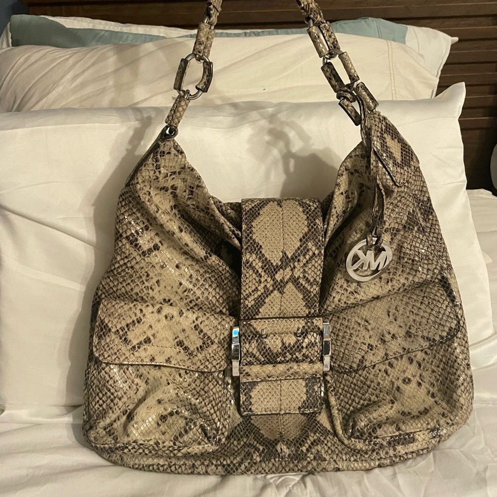 Beautiful pre owned Michael Kors snakeskin slouch hobo